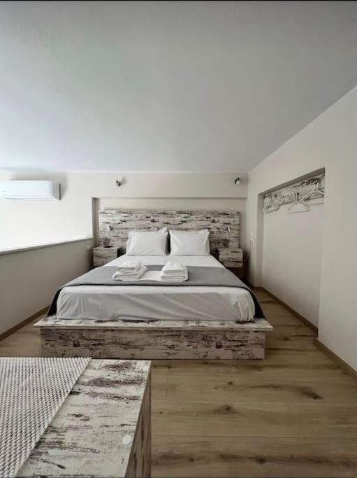 Chris Apartment With Loft Preveze Dış mekan fotoğraf