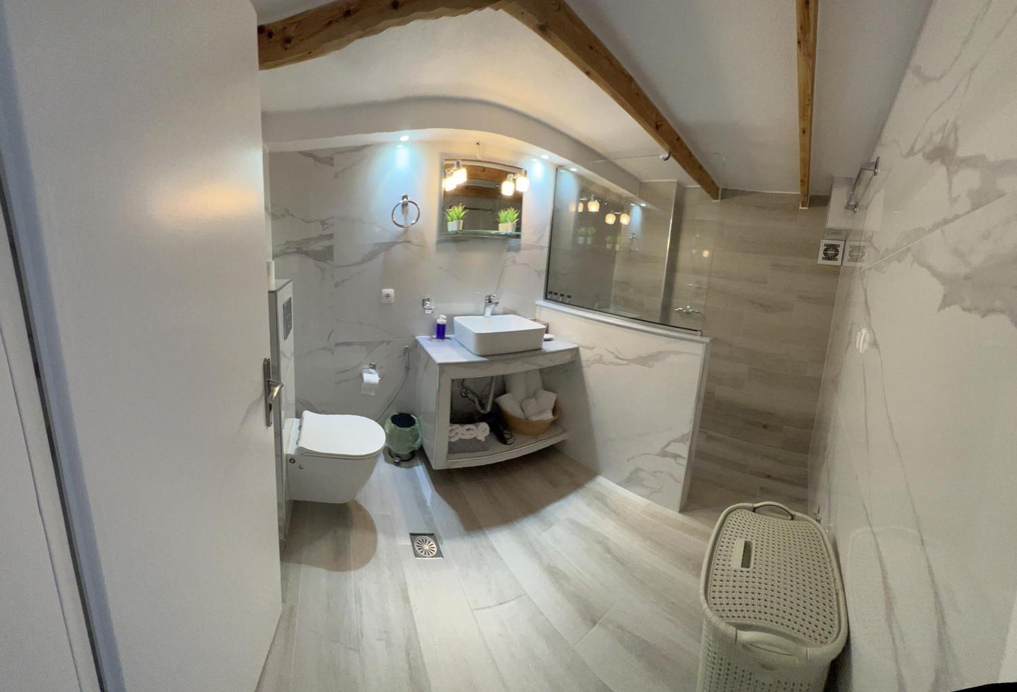 Chris Apartment With Loft Preveze Dış mekan fotoğraf